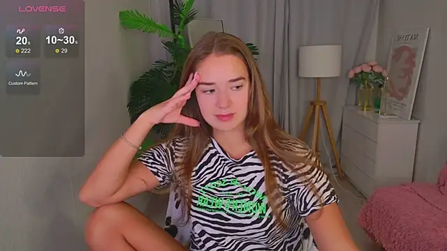 LovelyJessie online show from July 8, 1:48 pm