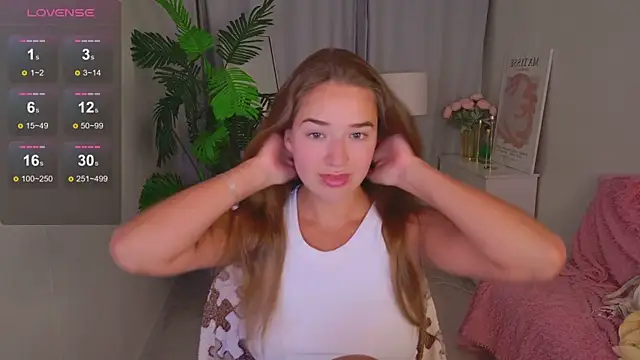 LovelyJessie online show from July 17, 1:40 pm