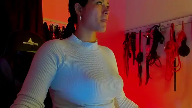 scarlet-kennedy98 online show from November 27, 8:33 pm