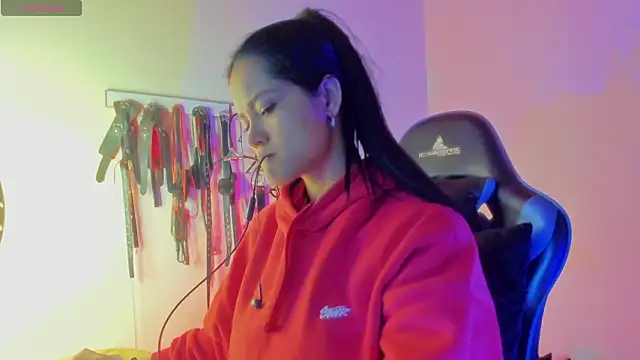 scarlet-kennedy98 online show from March 18, 10:24 pm