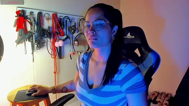 scarlet-kennedy98 online show from April 21, 10:45 pm