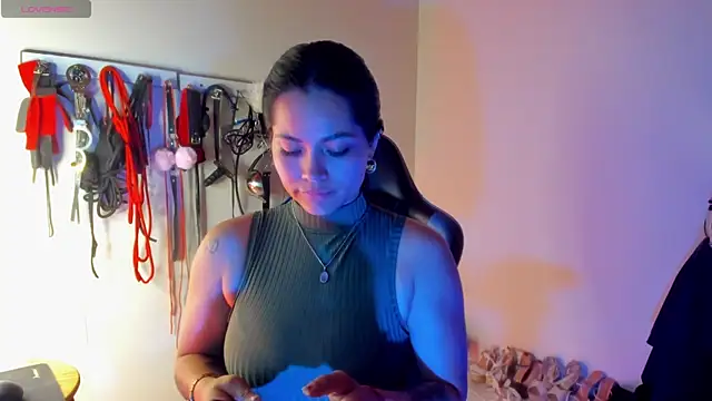 scarlet-kennedy98 online show from April 30, 9:19 pm