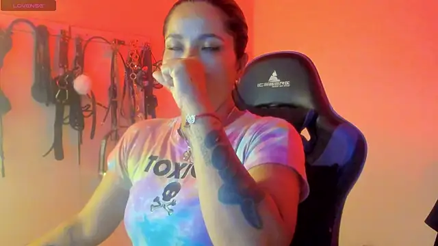 scarlet-kennedy98 online show from July 16, 8:26 pm