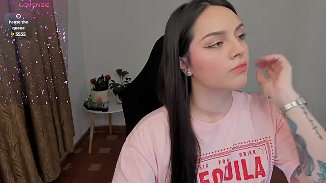 Snapshot of anaveleeez chatting on December 29, 12:30 am anaveleeez online show from December 29, 12:30 am