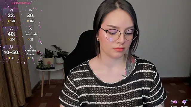 Snapshot of anaveleeez chatting on January 16, 1:16 am anaveleeez online show from January 16, 1:16 am