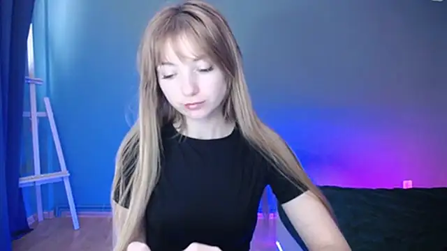 LuciaYoung online show from February 11, 1:20 pm