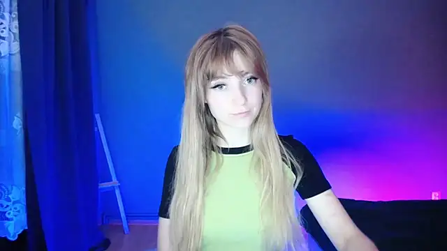 LuciaYoung online show from February 19, 10:20 pm