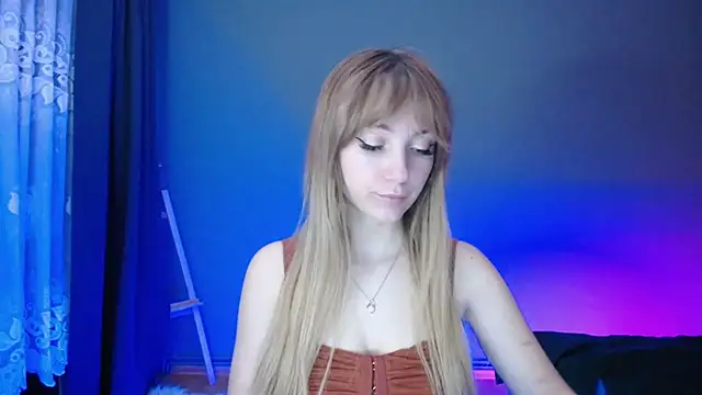 LuciaYoung online show from March 5, 10:21 pm