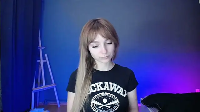 LuciaYoung online show from March 7, 7:27 pm