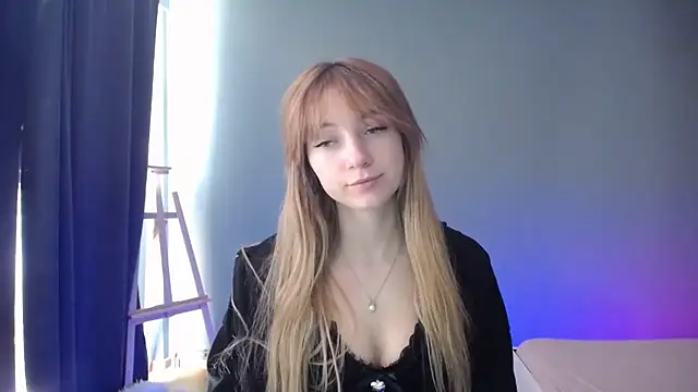 LuciaYoung online show from March 8, 9:50 am