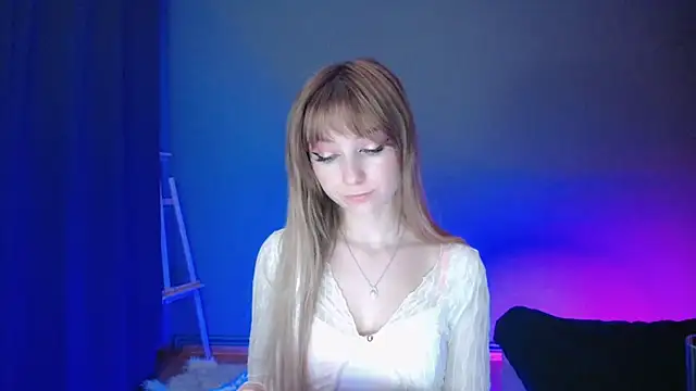 LuciaYoung online show from March 11, 10:31 pm