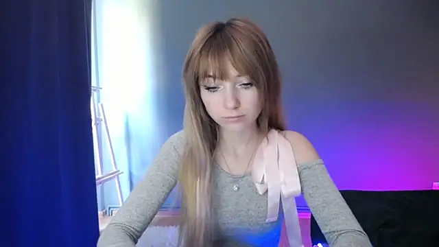 LuciaYoung online show from March 19, 1:29 pm