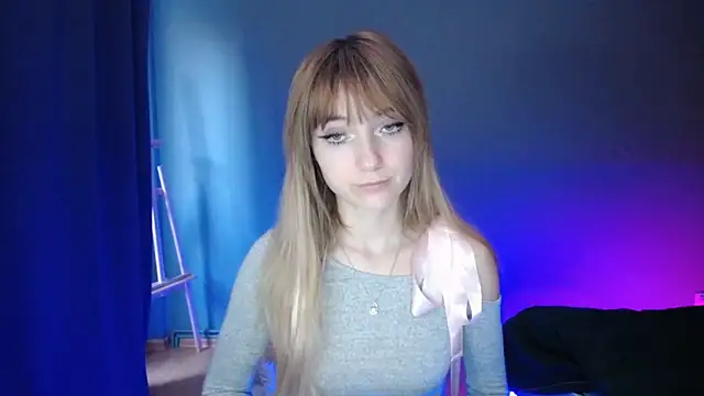 LuciaYoung online show from March 19, 4:34 pm