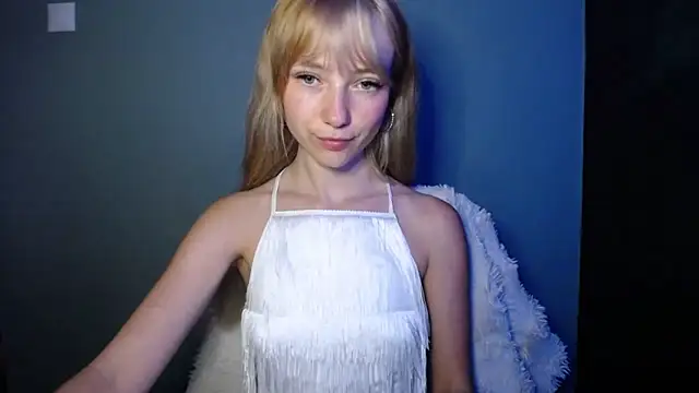 LuciaYoung online show from September 12, 6:24 am