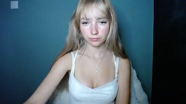 LuciaYoung online show from September 13, 6:35 am