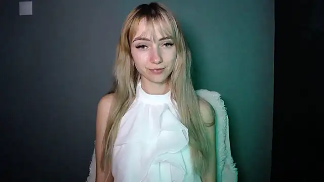 LuciaYoung online show from December 22, 7:55 pm