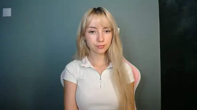 LuciaYoung online show from June 10, 6:34 am