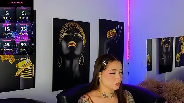  brenna hanson online show from February 17, 7:42 pm