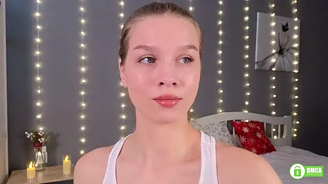 Snapshot of CutieBeauty chatting on December 16, 10:29 am CutieBeauty online show from December 16, 10:29 am