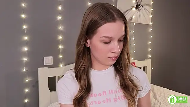 Snapshot of CutieBeauty chatting on January 1, 6:59 pm CutieBeauty online show from January 1, 6:59 pm