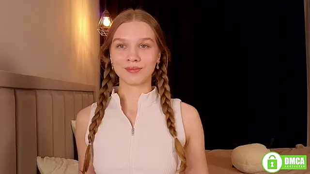 Snapshot of CutieBeauty chatting on September 22, 3:47 pm CutieBeauty online show from September 22, 3:47 pm