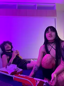 Snapshot of aangie__uwu chatting on December 2, 3:04 am aangie  uwu online show from December 2, 3:04 am