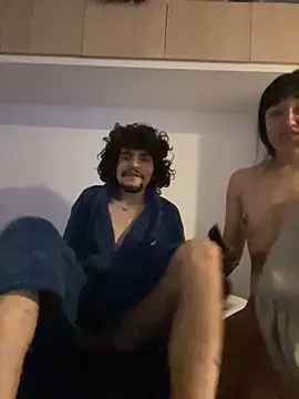 Snapshot of aangie__uwu chatting on December 17, 7:37 pm aangie  uwu online show from December 17, 7:37 pm