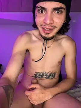 Snapshot of aangie__uwu chatting on February 18, 4:15 am aangie  uwu online show from February 18, 4:15 am