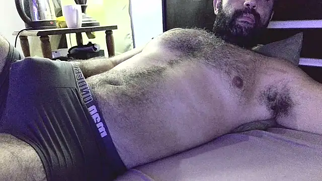 Snapshot of machoathome chatting on January 29, 2:19 am machoathome online show from January 29, 2:19 am