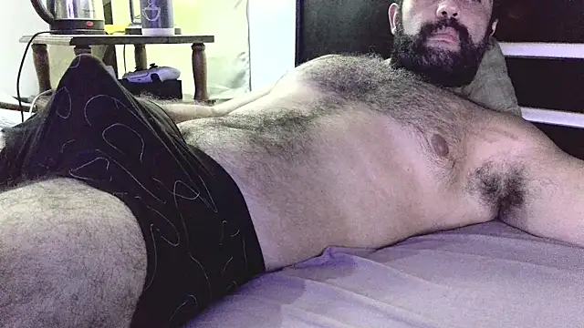 Snapshot of machoathome chatting on February 8, 1:32 am machoathome online show from February 8, 1:32 am