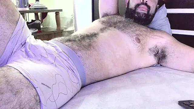 Snapshot of machoathome chatting on March 15, 10:44 pm machoathome online show from March 15, 10:44 pm