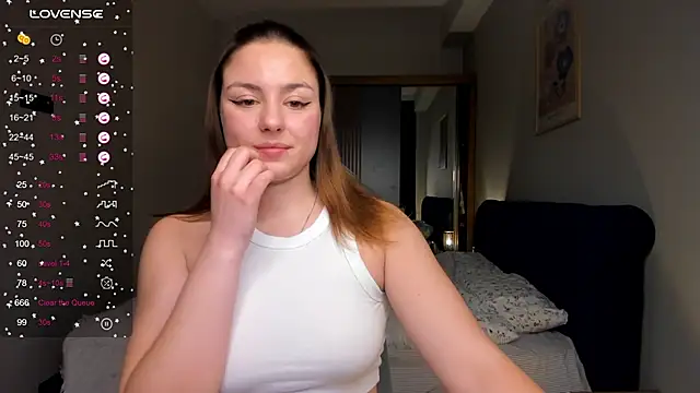 ThreeshaWhite online show from March 3, 4:35 pm