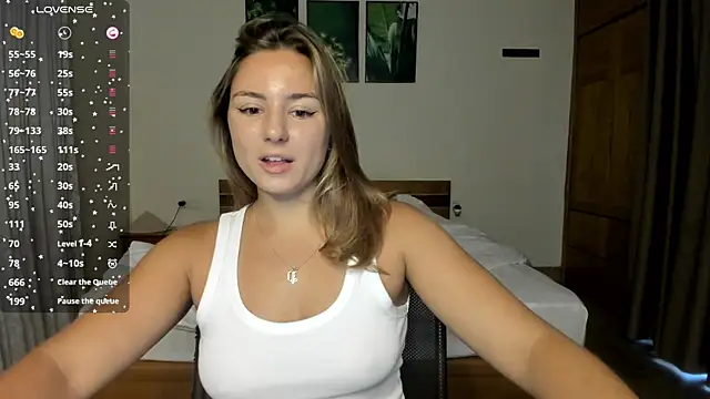ThreeshaWhite online show from May 29, 4:43 am