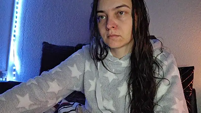 Cyndee Winter online show from December 8, 8:15 pm