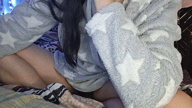 Cyndee Winter online show from December 9, 2:39 pm