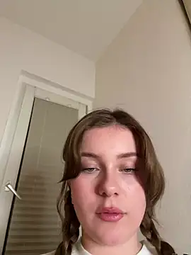 Snapshot of MaribelRiver chatting on January 1, 7:21 pm MaribelRiver online show from January 1, 7:21 pm