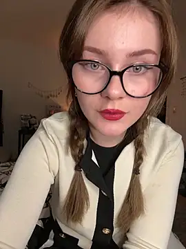 Snapshot of MaribelRiver chatting on January 3, 5:42 pm MaribelRiver online show from January 3, 5:42 pm