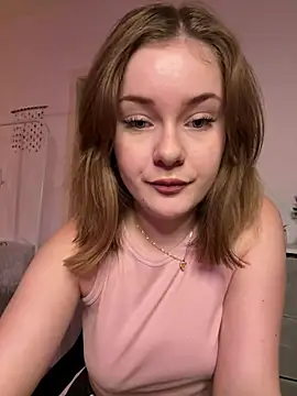 Snapshot of MaribelRiver chatting on February 19, 9:14 pm MaribelRiver online show from February 19, 9:14 pm