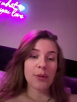 Snapshot of MaribelRiver chatting on February 20, 4:14 pm MaribelRiver online show from February 20, 4:14 pm