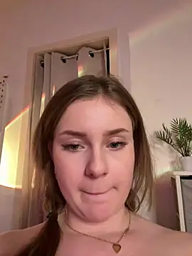 Snapshot of MaribelRiver chatting on February 20, 11:43 pm MaribelRiver online show from February 20, 11:43 pm