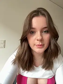 Snapshot of MaribelRiver chatting on October 22, 10:59 am MaribelRiver online show from October 22, 10:59 am