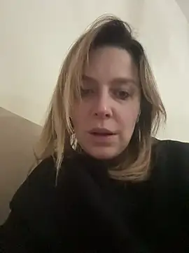 JulietteVolpeWyorika online show from December 1, 2:44 pm