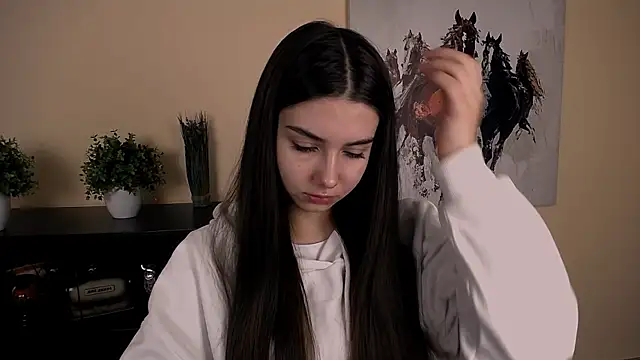 Lili magic online show from December 5, 10:35 am