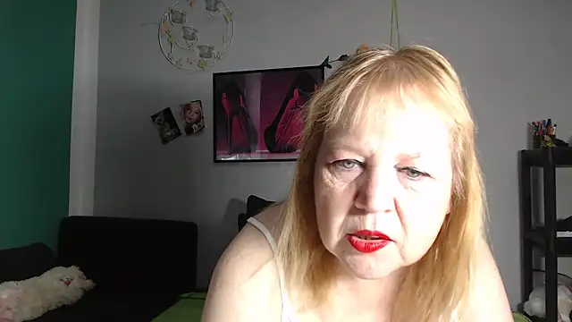 Snapshot of Blasflittchen chatting on May 10, 7:13 am Blasflittchen online show from May 10, 7:13 am