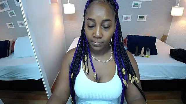 Snapshot of kiara_evanss chatting on January 5, 12:53 pm kiara evanss online show from January 5, 12:53 pm