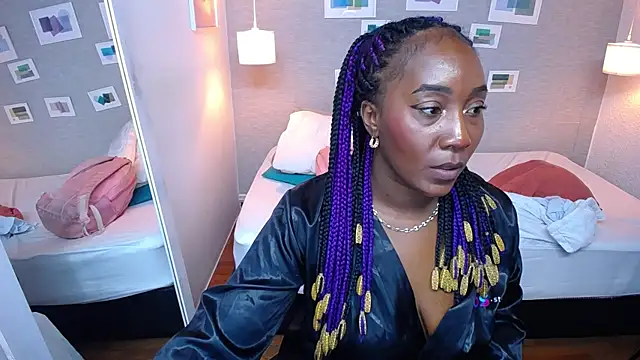 Snapshot of kiara_evanss chatting on January 17, 8:33 pm kiara evanss online show from January 17, 8:33 pm