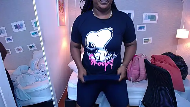 Snapshot of kiara_evanss chatting on March 4, 8:16 pm kiara evanss online show from March 4, 8:16 pm