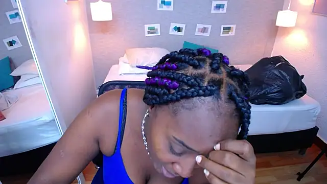 Snapshot of kiara_evanss chatting on March 5, 2:12 pm kiara evanss online show from March 5, 2:12 pm