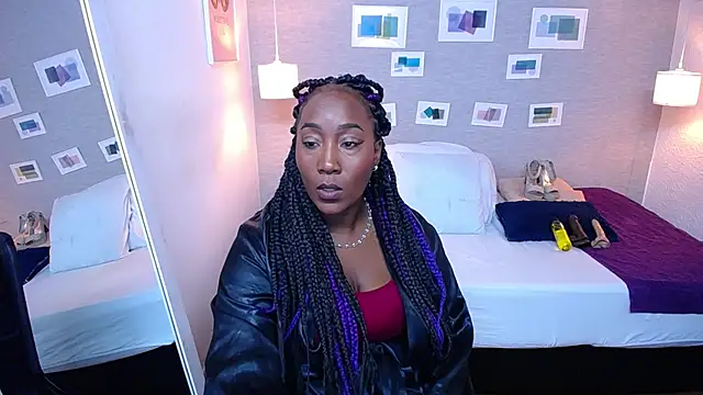 Snapshot of kiara_evanss chatting on March 6, 8:37 pm kiara evanss online show from March 6, 8:37 pm