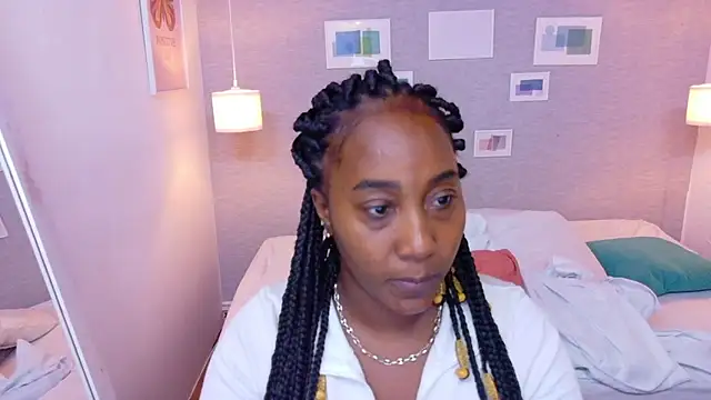 Snapshot of kiara_evanss chatting on September 24, 3:10 am kiara evanss online show from September 24, 3:10 am